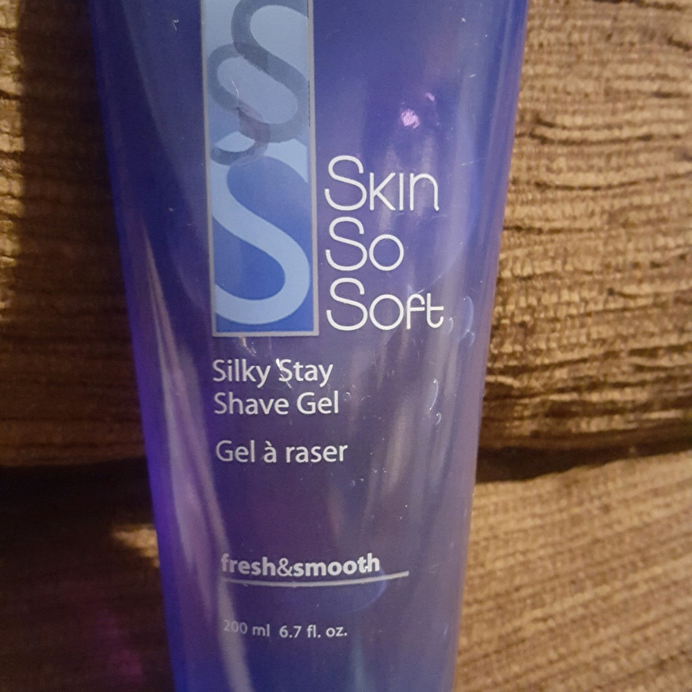 New Avon Skin So Soft Silky Stay Shave Gel -